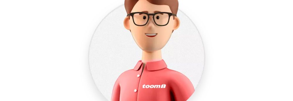 Lächelnde Person mit Brille